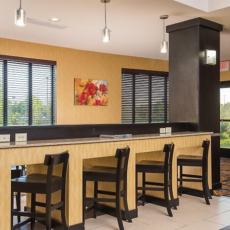 Holiday Inn Express And Suites Lafayette East By Ihg Buitenkant foto