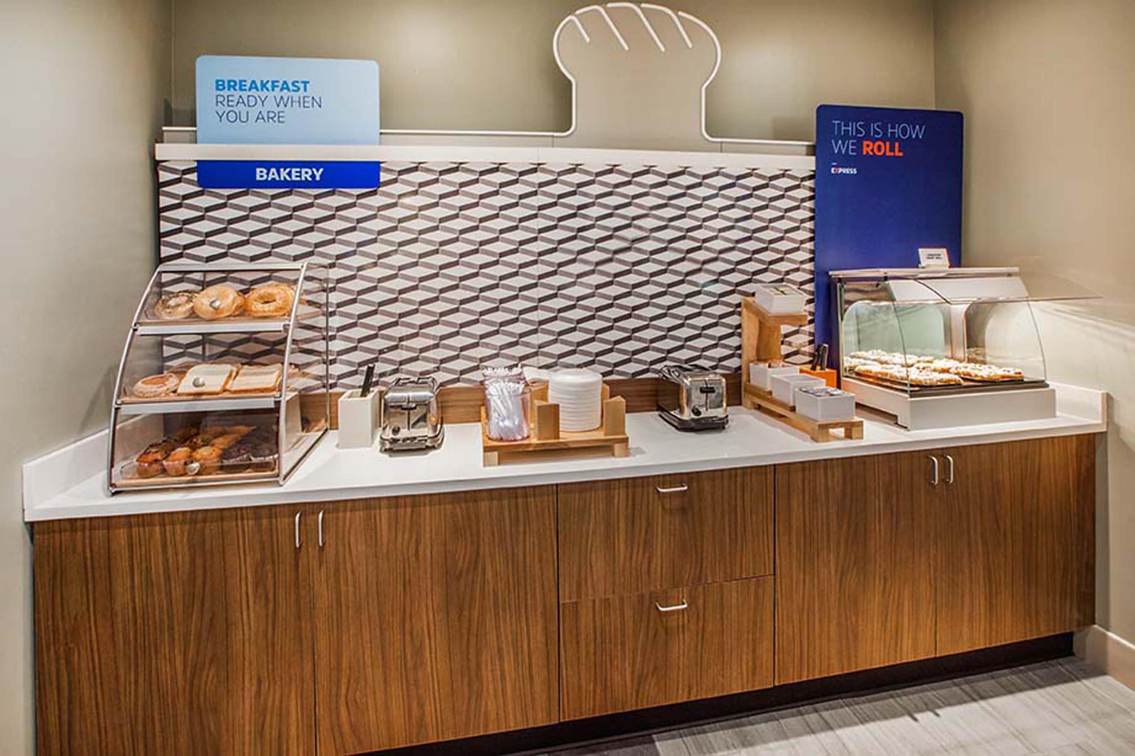 Holiday Inn Express And Suites Lafayette East By Ihg Buitenkant foto
