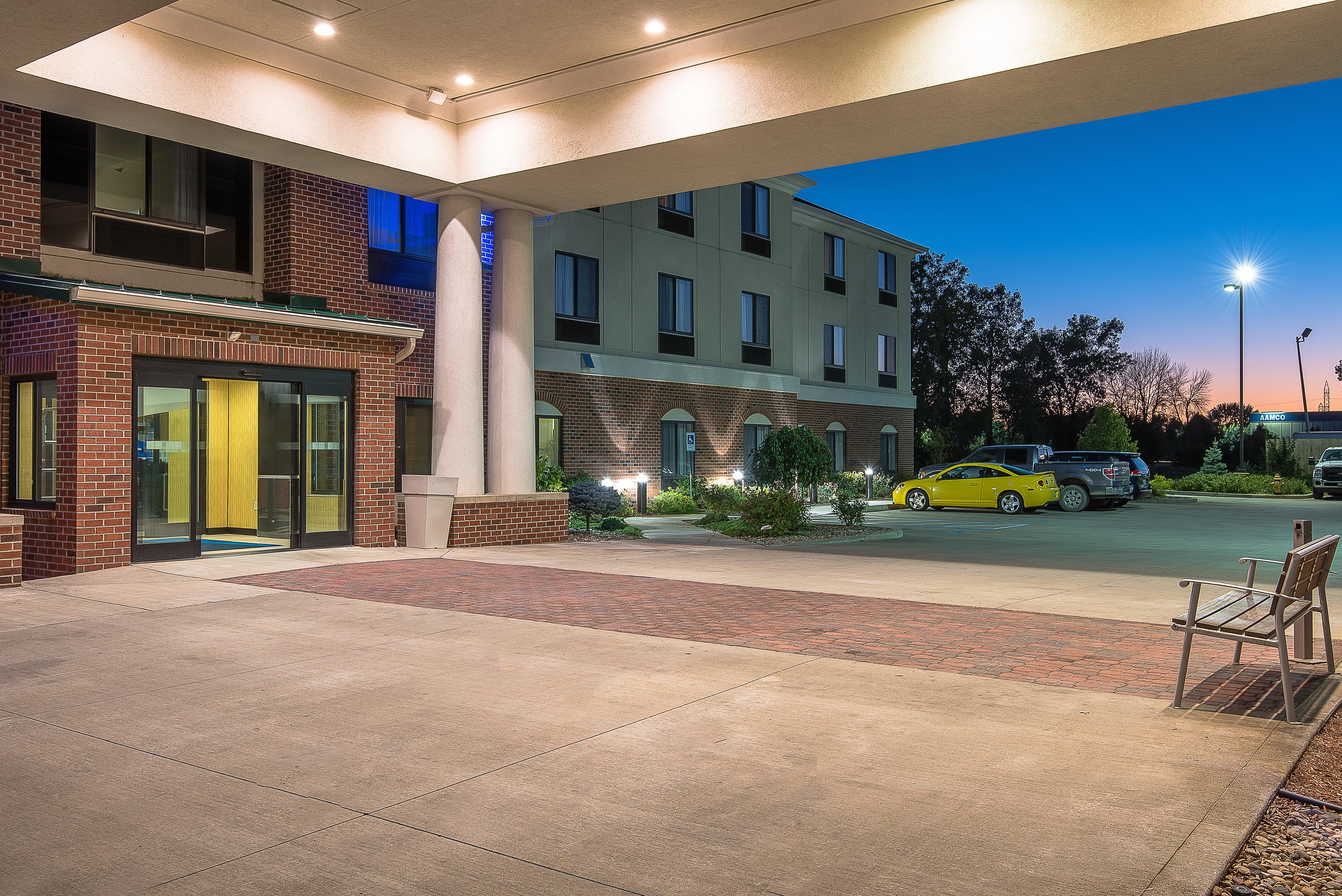 Holiday Inn Express And Suites Lafayette East By Ihg Buitenkant foto