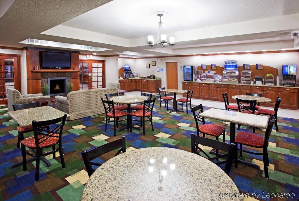 Holiday Inn Express And Suites Lafayette East By Ihg Buitenkant foto